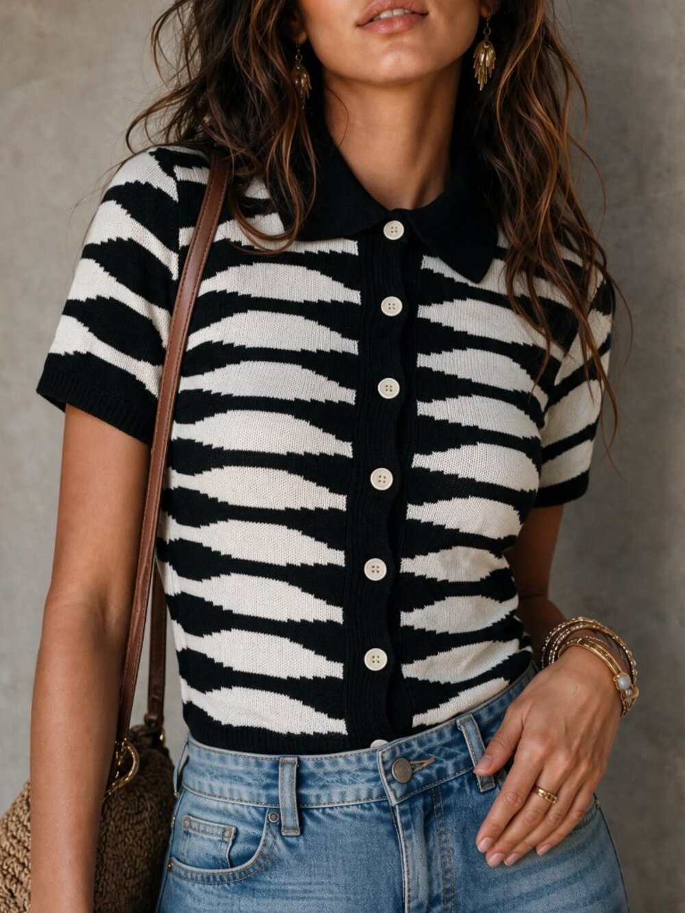 Black And White Casual Women's Colorblock Short Sleeve Knit Top - Picture 7 of 7